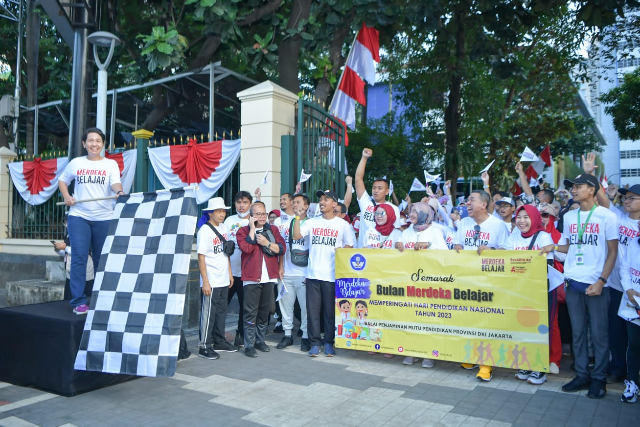 Kemendikbudristek Selenggarakan Jalan Sehat Serentak Di Seluruh ...